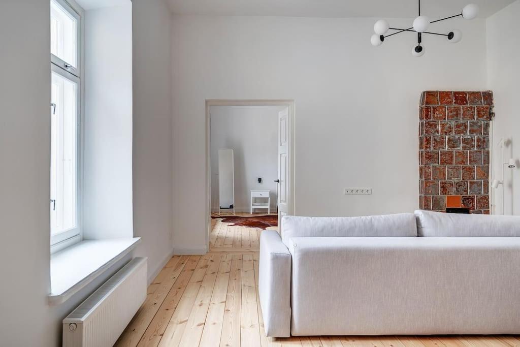 Spacious 2-Bedroom Flat In Old Town By Urban Rent ヴィリニュス エクステリア 写真
