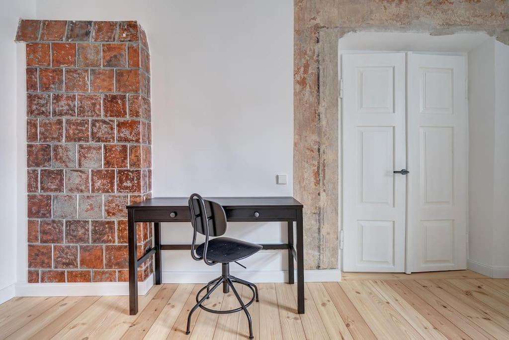 Spacious 2-Bedroom Flat In Old Town By Urban Rent ヴィリニュス エクステリア 写真
